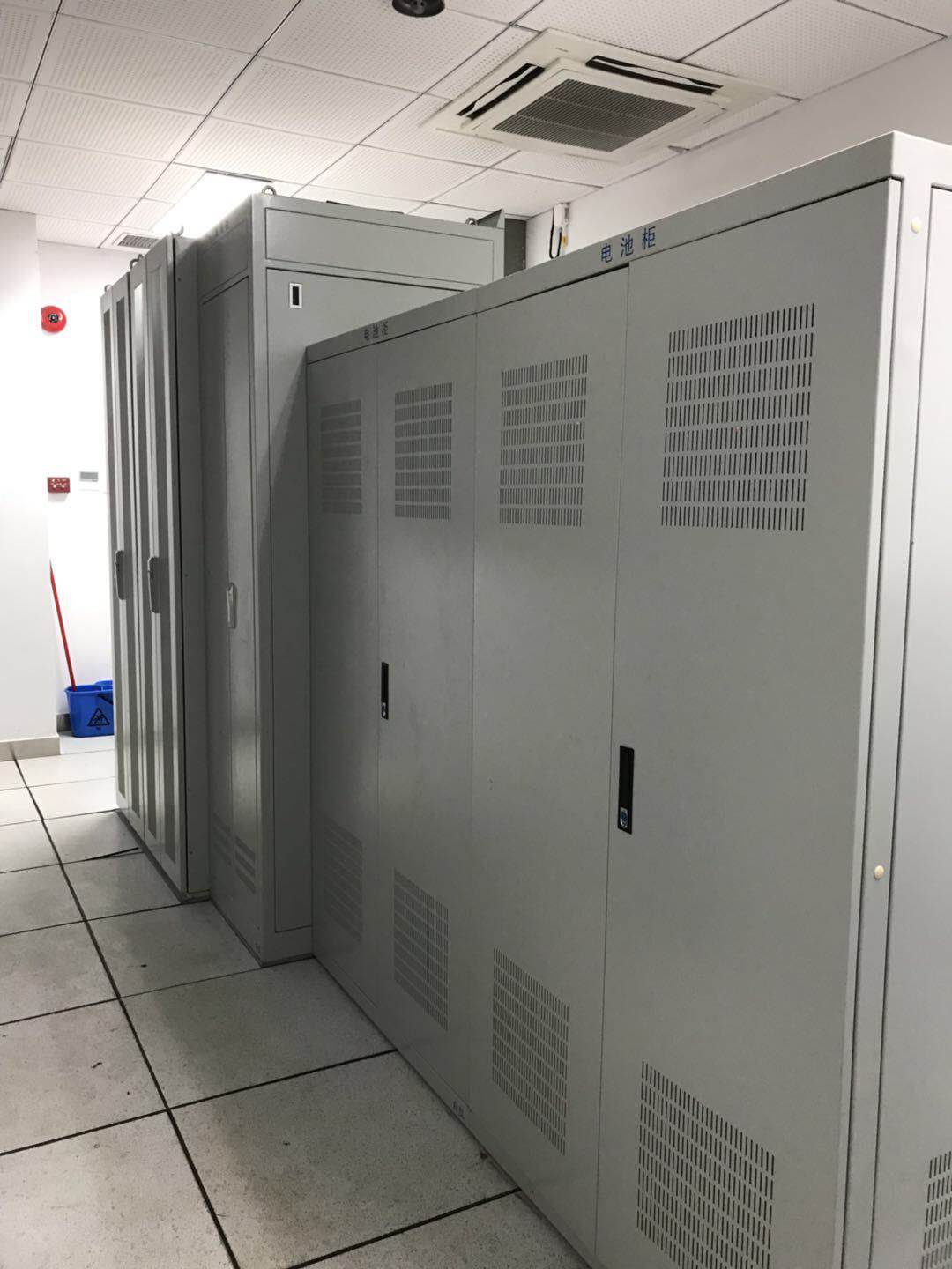 電池柜